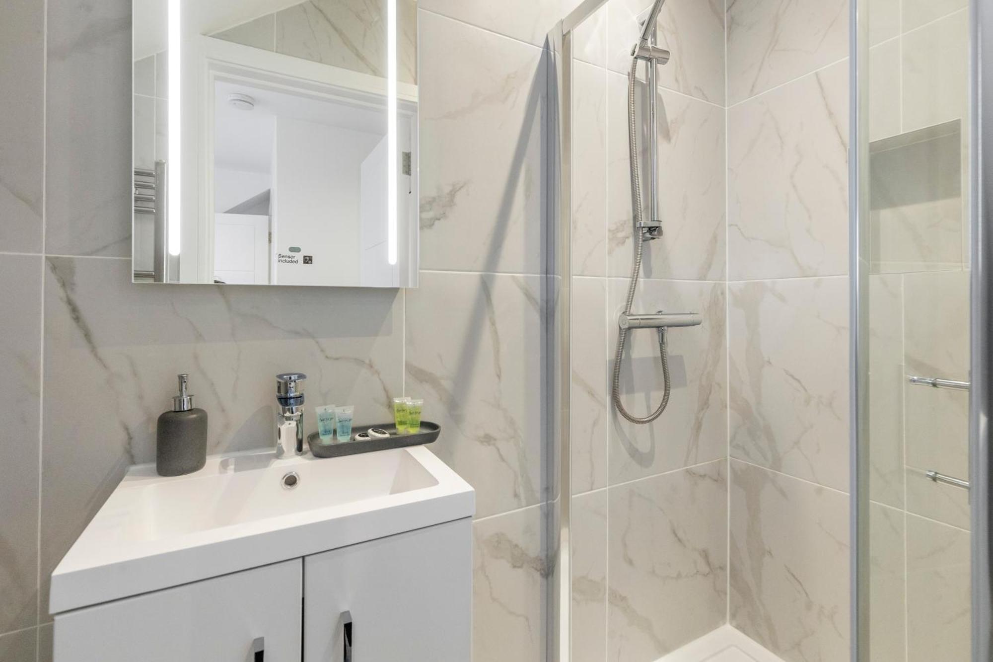 Luxurious 2 Bedroom - Apartment - Central Location ロンドン エクステリア 写真